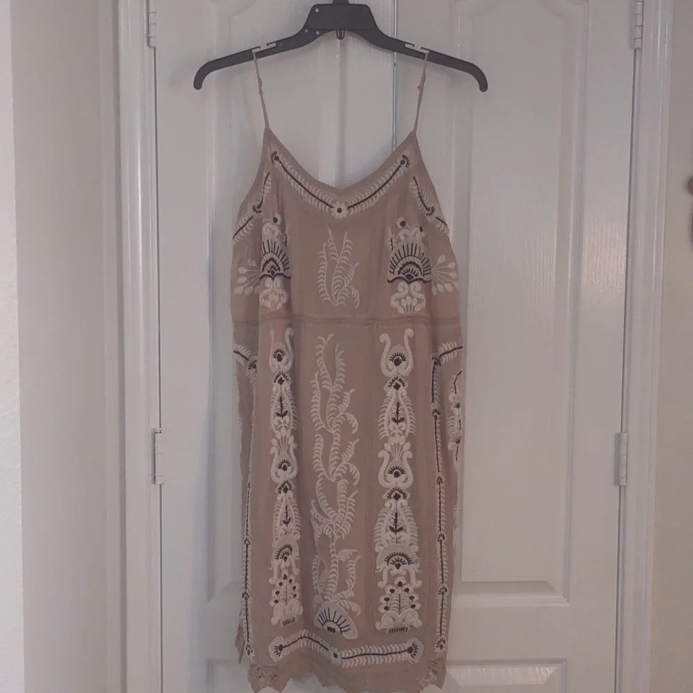 Maeve shift dress - Picture 10 of 12